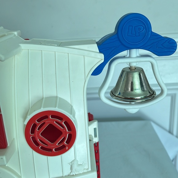 Fisher Price Little People Farm/Barn with Farm Animals and Farmer/Sounds Music - Picture 6 of 17